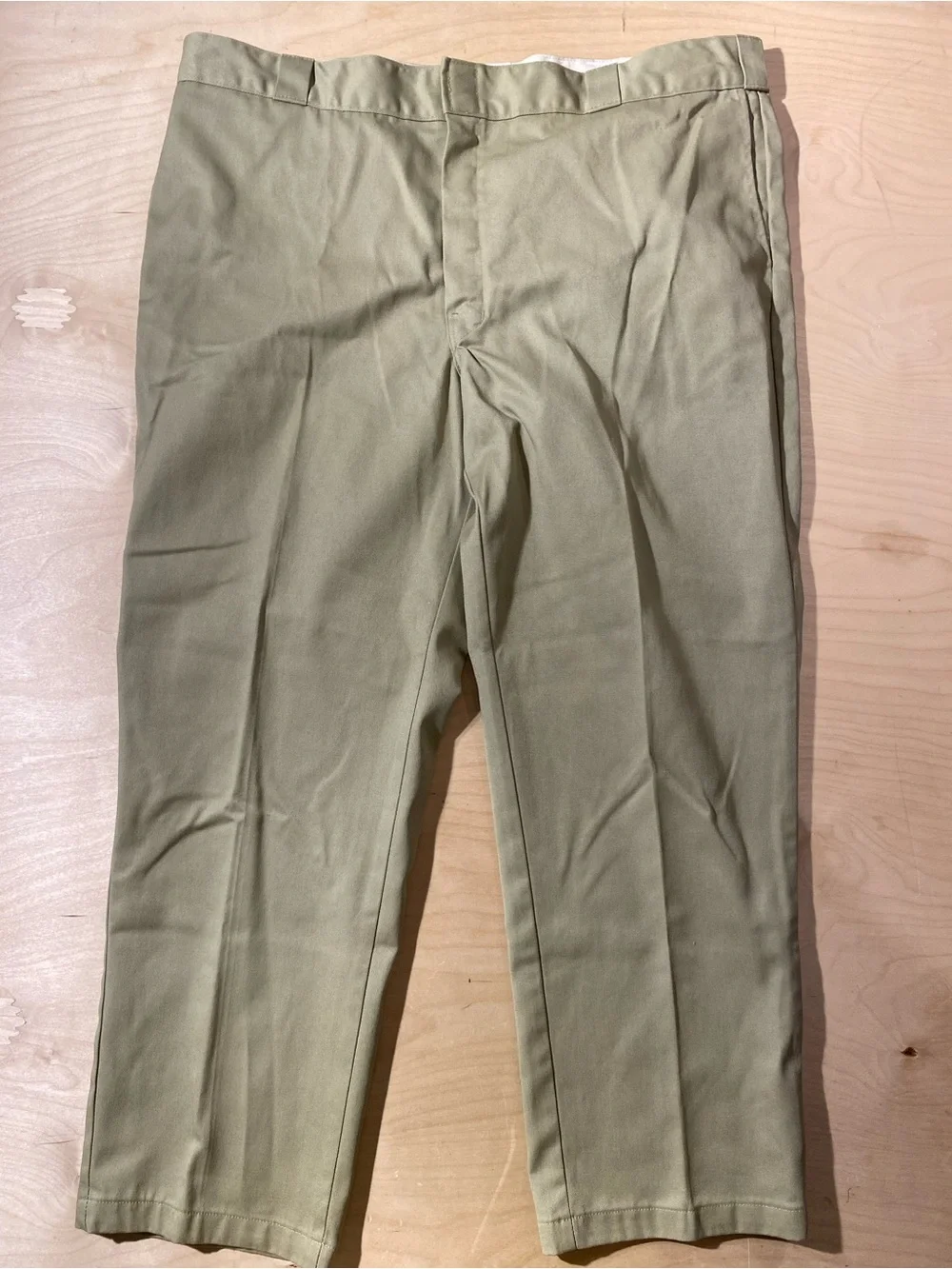 Dickies Khaki Work Pants - Classic Straight Fit.  44 x 30 (SW)